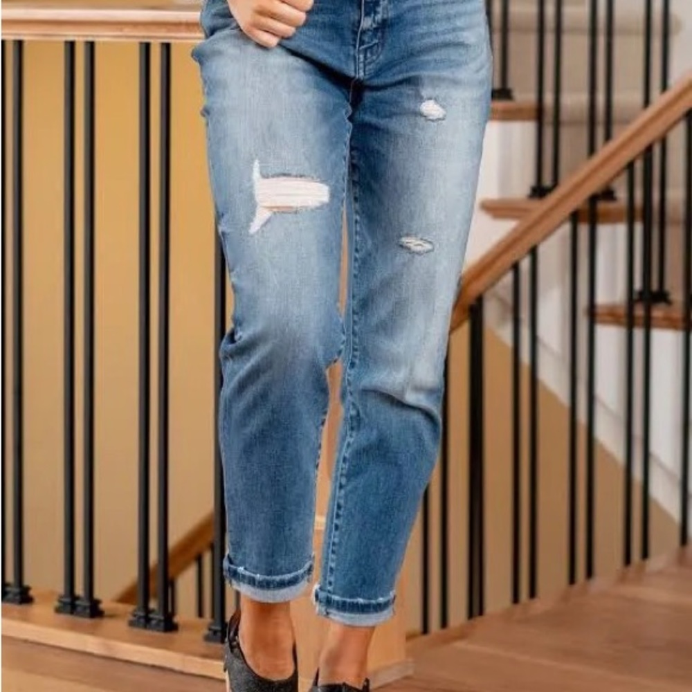 mom stretch Jean